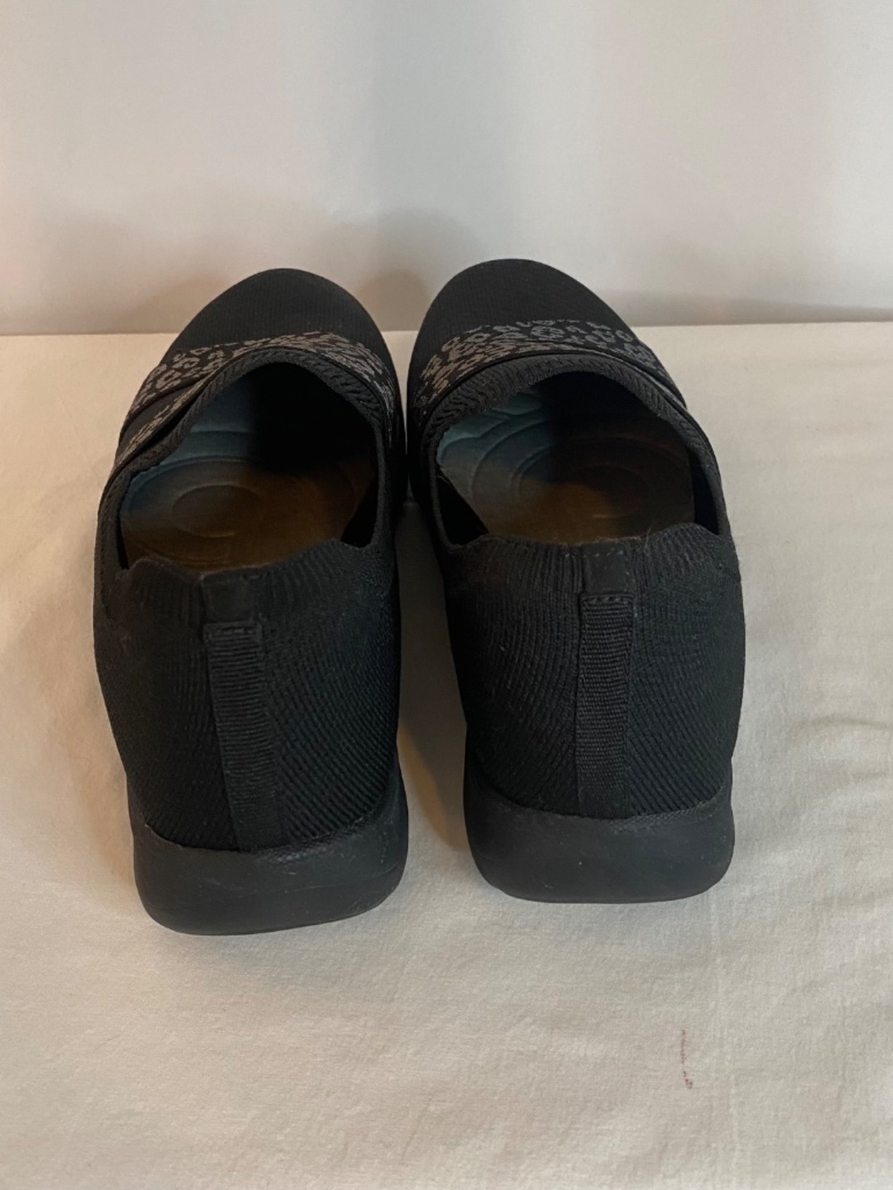 Woman's Black Flats, Size 11 - Picture 4 of 9